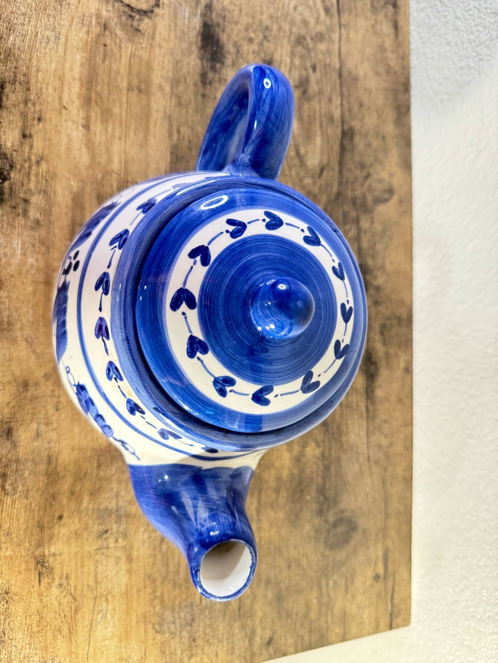 Young’s 1997 Hand-Painted Blue & White Ceramic Teapot - Picture 9 of 11